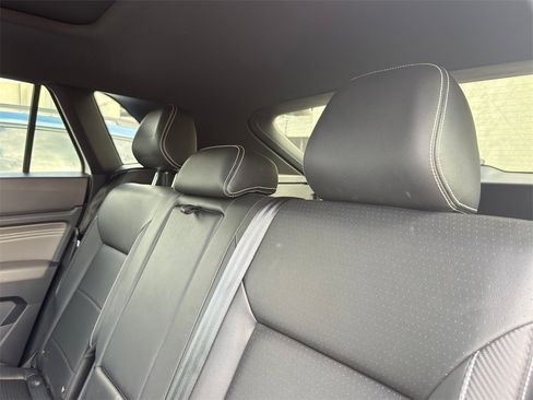 Used 2023 Volkswagen Atlas Cross Sport SE w/ Panoramic Sunroof Package image 29