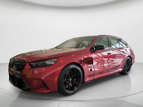 New 2026 BMW M5 Touring image 2