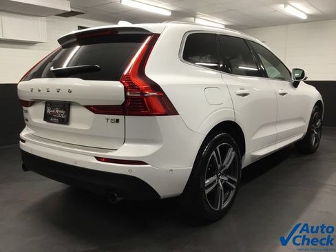 Used 2018 Volvo XC60 T5 Momentum w/ Vision Package AWD/4WD image 10