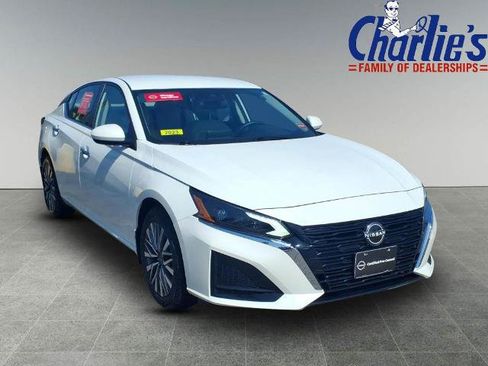 Certified 2023 Nissan Altima 2.5 SV AWD/4WD image 3
