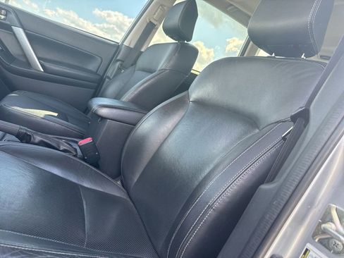 Used 2017 Subaru Forester 2.5i Limited AWD/4WD image 10