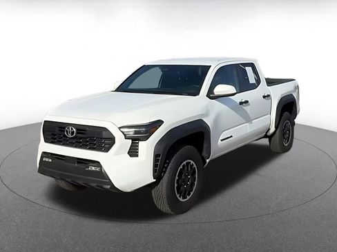 Used 2025 Toyota Tacoma TRD Off-Road AWD/4WD image 7