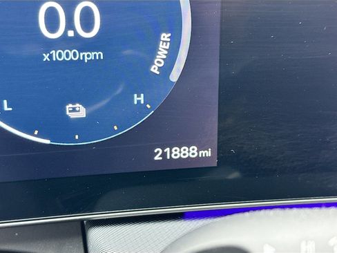 Used 2025 Hyundai Sonata Limited FWD image 8
