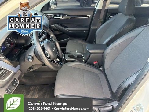 Used 2023 Kia Seltos S w/ Navigation Package image 13