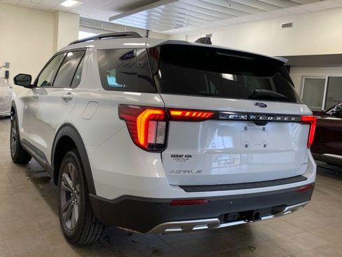 New 2026 Ford Explorer Active w/ Active Comfort Package image 5