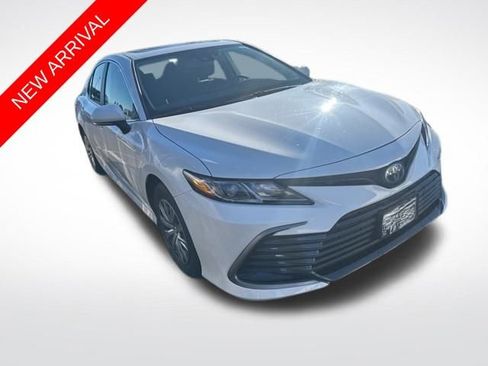 Certified 2023 Toyota Camry LE image 1