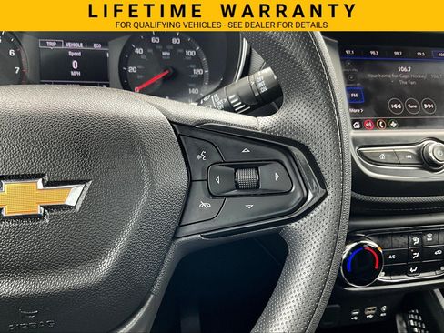 Used 2023 Chevrolet TrailBlazer LT FWD image 25