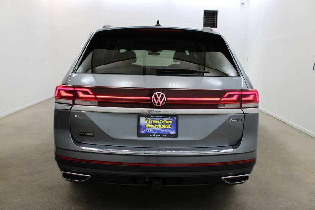 Certified 2024 Volkswagen Atlas SE w/ Panoramic Sunroof Package AWD/4WD image 4