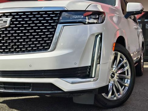 Used 2022 Cadillac Escalade Premium Luxury w/ Performance Package AWD/4WD image 3