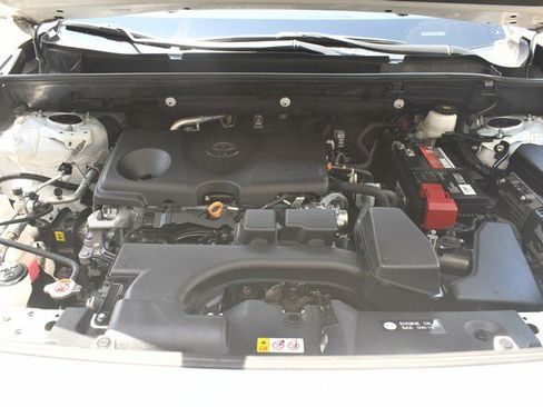 Used 2024 Toyota RAV4 XLE AWD/4WD image 29