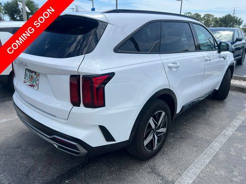 Certified 2023 Kia Sorento S FWD image 3