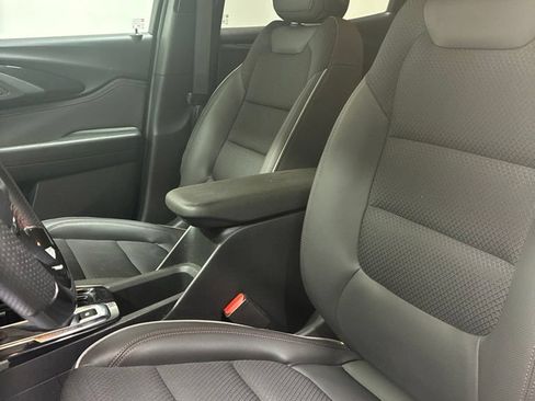 Used 2023 Chevrolet TrailBlazer RS AWD/4WD image 9