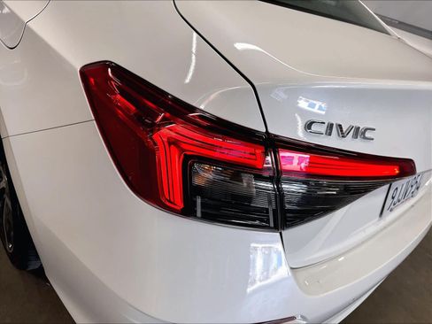 Used 2024 Honda Civic Touring image 30