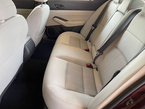 Used 2025 Nissan Altima 2.5 SV FWD image 24