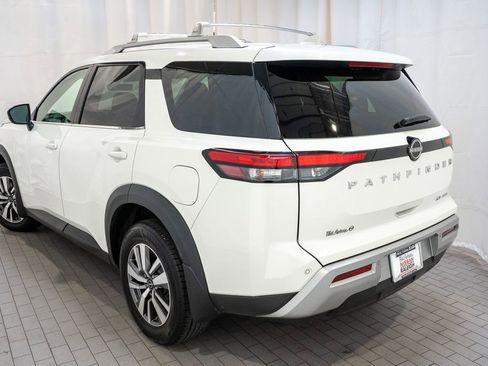 Certified 2023 Nissan Pathfinder SL image 4