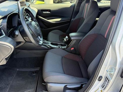 Certified 2025 Toyota Corolla SE w/ SE Premium Package FWD image 19