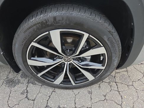 Used 2026 Volkswagen Atlas SEL Premium R-Line AWD/4WD image 9