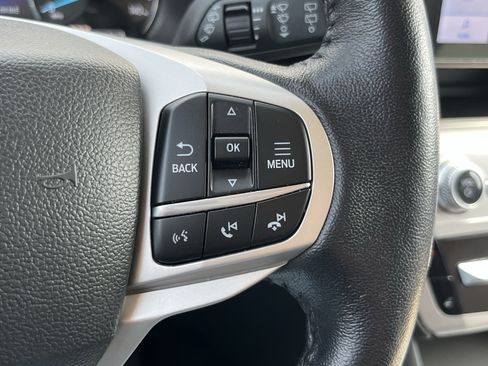 Used 2023 Ford Explorer XLT w/ Equipment Group 202A AWD/4WD image 28