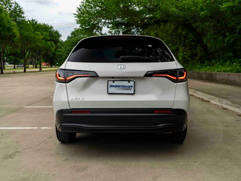 Certified 2026 Honda HR-V LX image 8