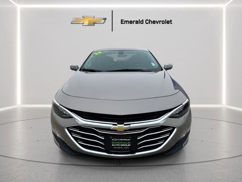 Used 2022 Chevrolet Malibu LT image 3