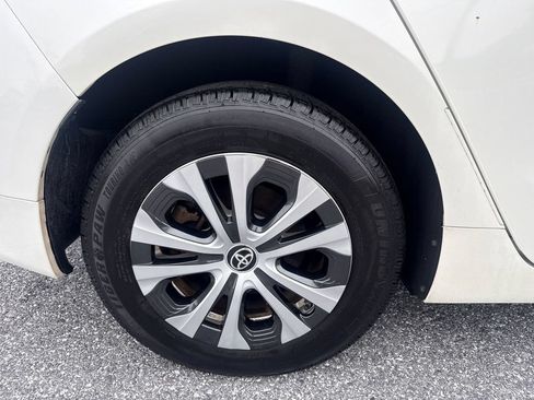 Used 2017 Toyota Prius Two FWD image 31