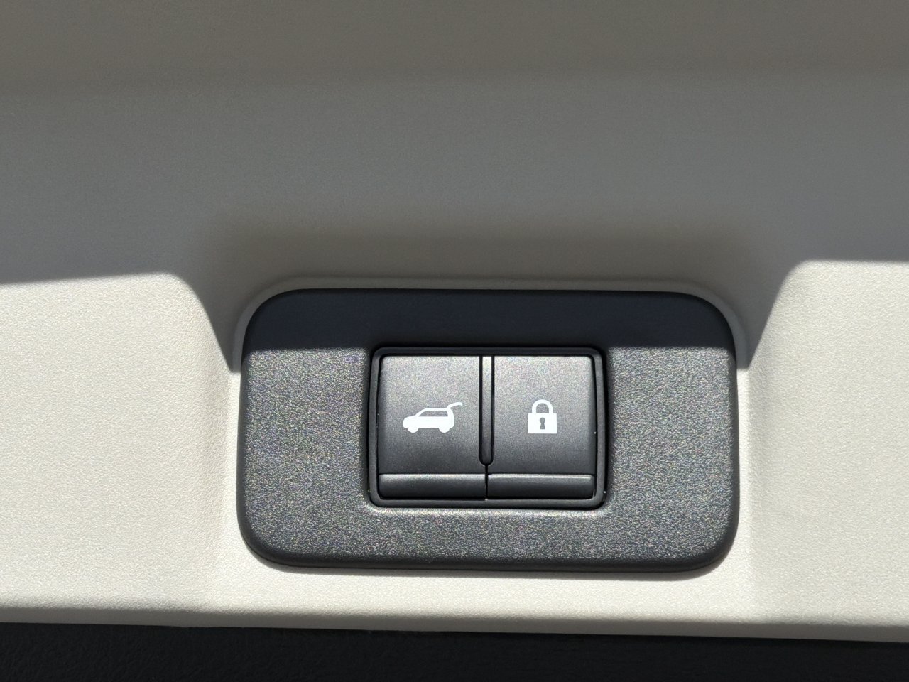 Certified 2023 Nissan Ariya FWD image 26