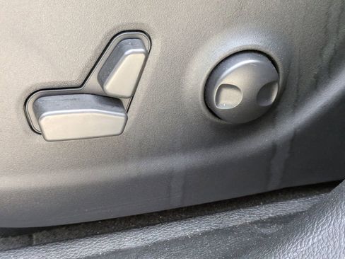 Used 2022 Jeep Cherokee Limited image 21