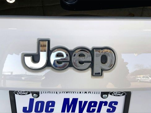 Used 2019 Jeep Grand Cherokee Summit image 7