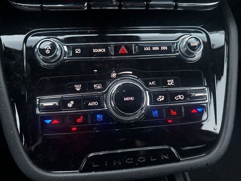 Used 2022 Lincoln Corsair FWD w/ Equipment Group 101A image 17