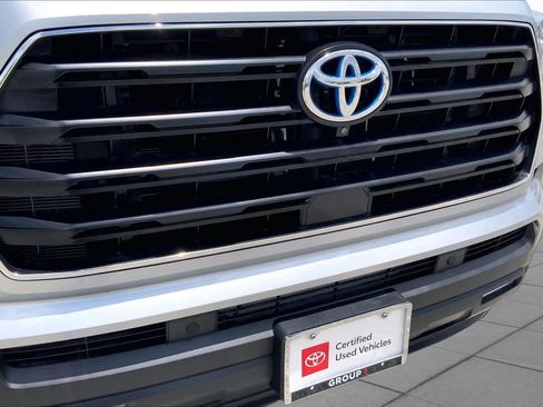 Used 2024 Toyota Sequoia SR5 w/ TRD Off-Road Package AWD/4WD image 29