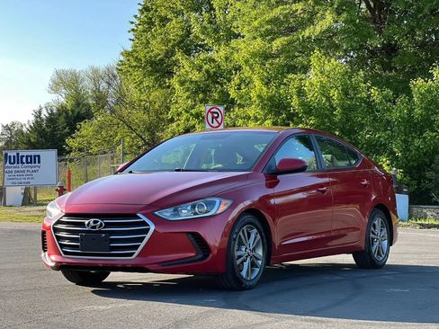 Used 2018 Hyundai Elantra SEL FWD image 1
