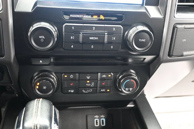 Used 2016 Ford F150 XLT w/ Equipment Group 302A Luxury AWD/4WD image 13