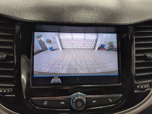 Used 2021 Chevrolet Trax LT w/ Premium Seat Package AWD/4WD image 14