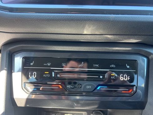 Used 2022 Volkswagen Tiguan SE image 26