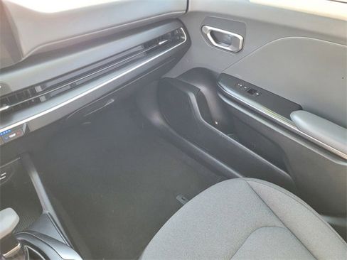 Used 2025 Kia K4 LXS image 11