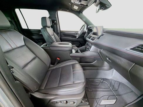 Used 2024 Chevrolet Suburban RST w/ Luxury Package image 25