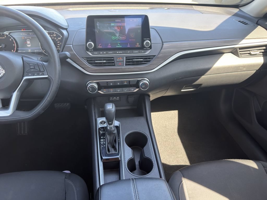 Used 2025 Nissan Altima 2.5 SV FWD image 15
