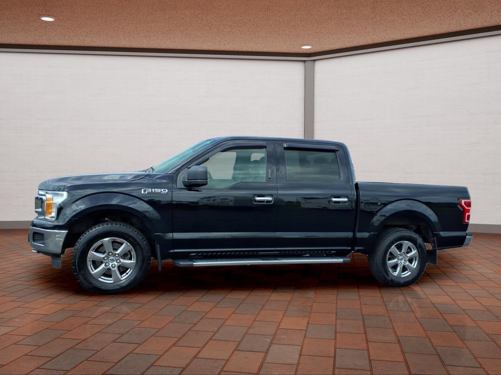 Used 2018 Ford F150 XLT w/ XTR Package AWD/4WD image 5