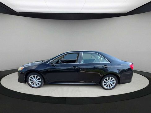 Used 2014 Toyota Camry XLE w/ Convenience Package FWD image 5