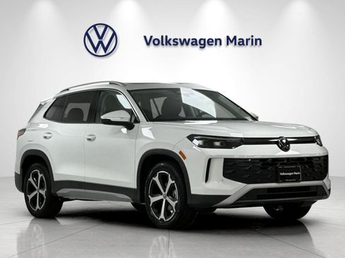 New 2026 Volkswagen Tiguan SE FWD image 7
