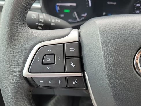 Certified 2024 Toyota Sienna XLE w/ XLE Plus Package FWD image 20