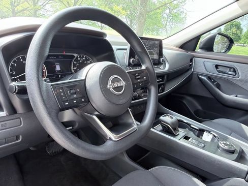 Used 2023 Nissan Rogue S AWD/4WD image 17
