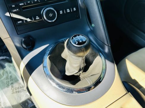 Used 2006 Pontiac Solstice Convertible w/ Premium Package image 16