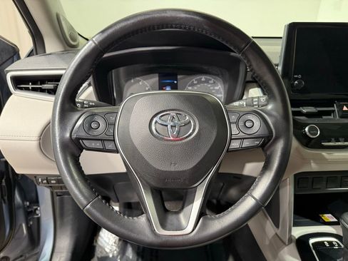 Certified 2023 Toyota Corolla Cross LE w/ Moonroof Package image 24