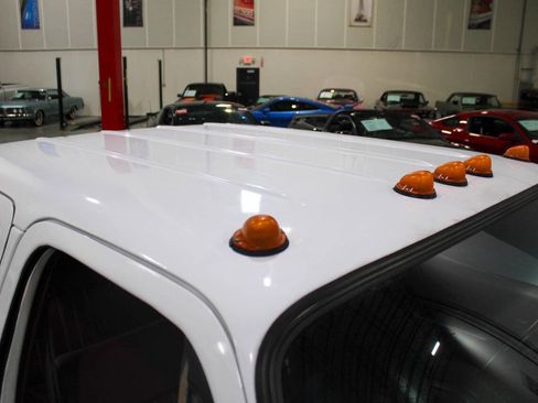 Used 1988 Chevrolet Silverado 3500 2WD Crew Cab image 25