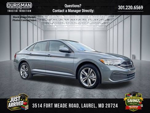 Used 2023 Volkswagen Jetta SE w/ Panoramic Sunroof Package FWD image 1