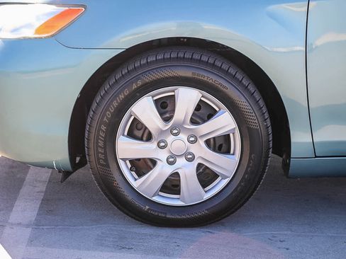 Used 2009 Toyota Camry LE FWD image 10