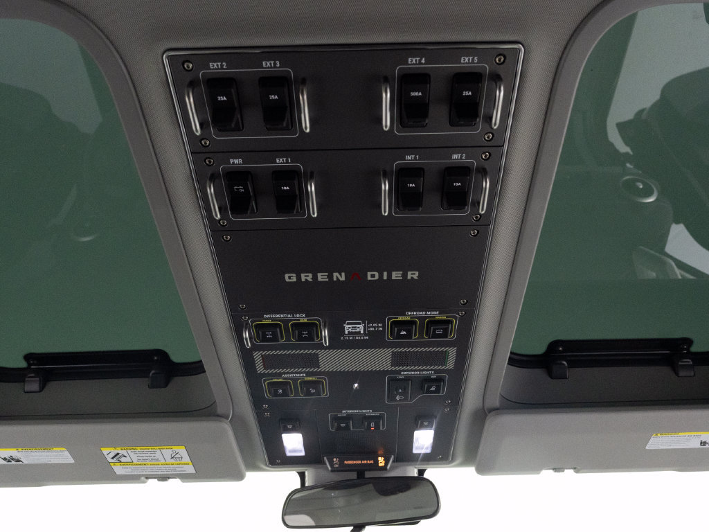 Used 2025 INEOS Grenadier Station Wagon AWD/4WD image 32
