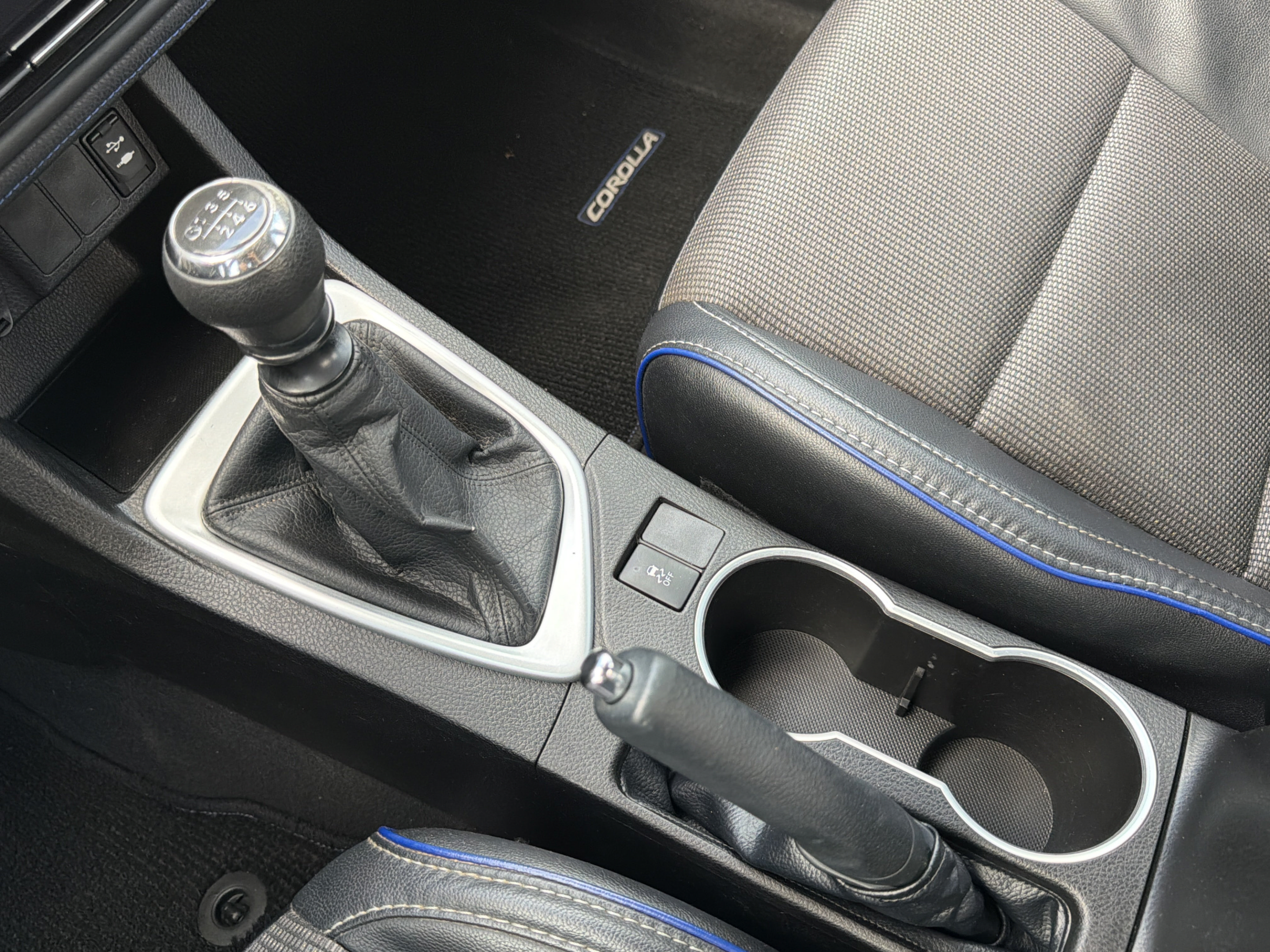 Used 2017 Toyota Corolla SE FWD image 11