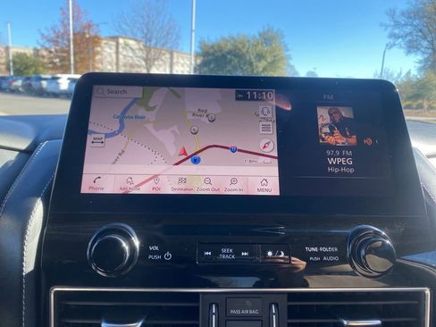 Used 2024 Nissan Armada SL w/ Captain's Chairs Package image 22